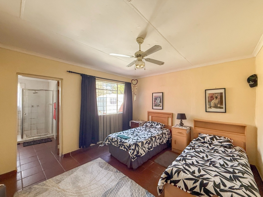4 Bedroom Property for Sale in De Kroon A H North West